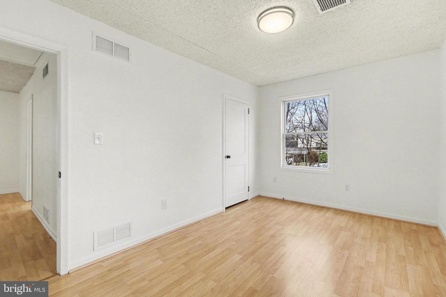 221 N Duke Street photo 18