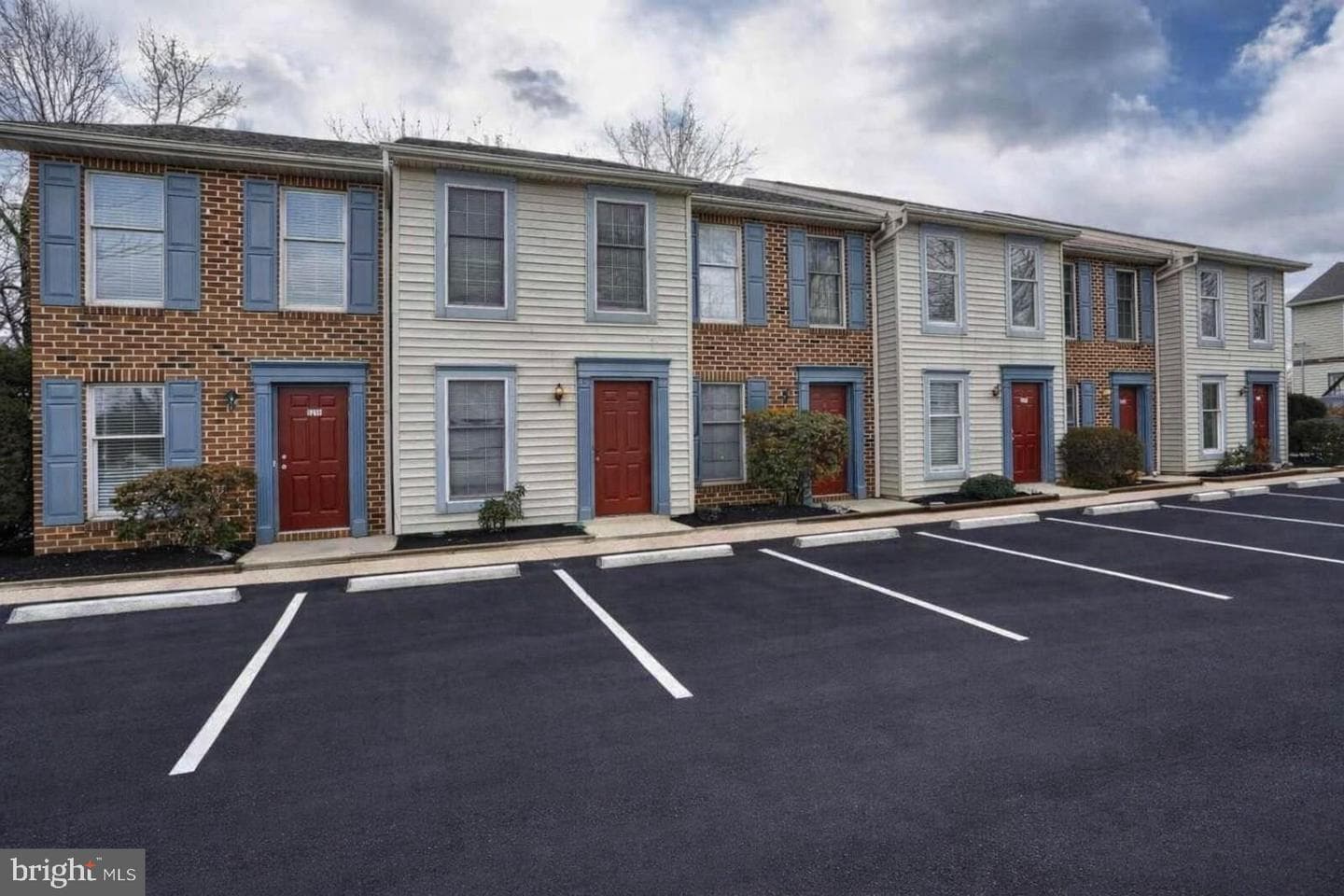 221 N Duke Street photo 2