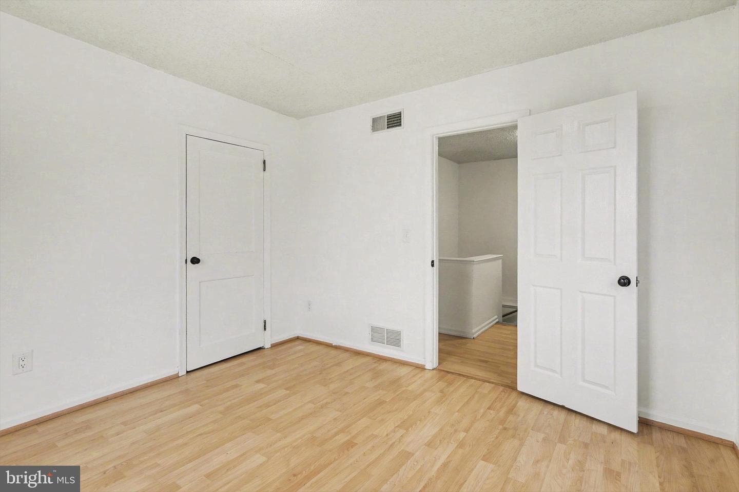 221 N Duke Street photo 20