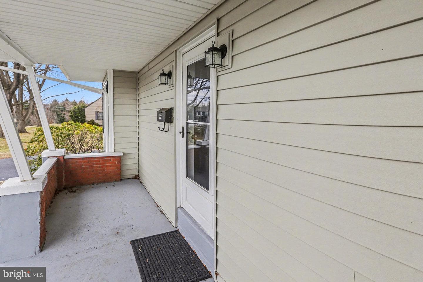 221 N Duke Street photo 3