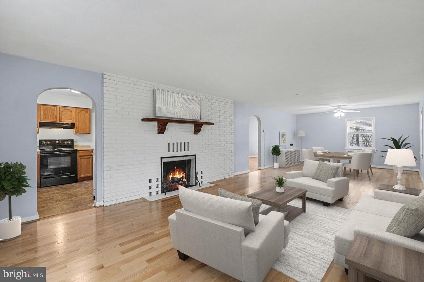 221 N Duke Street photo 4