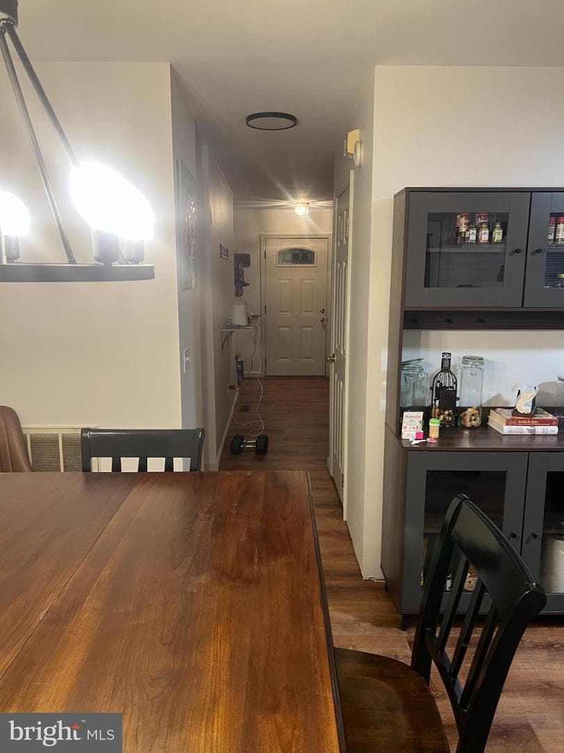 324 Lincoln Avenue photo 6