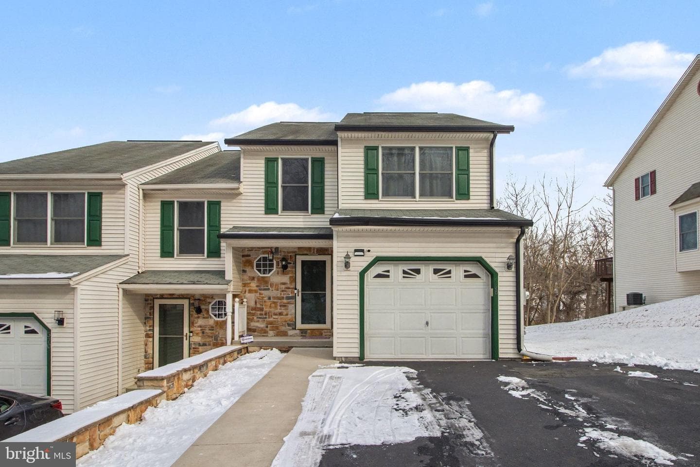 568 Kelker Street photo 2