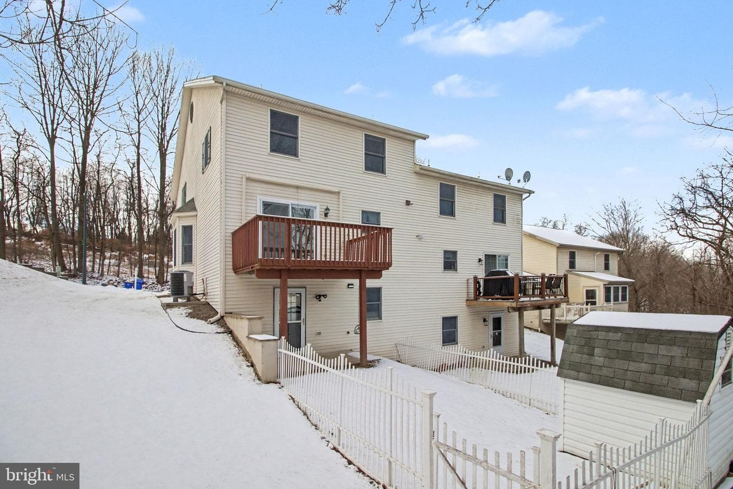 568 Kelker Street photo 5