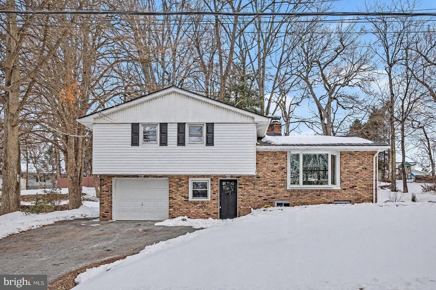 857 Twin Oaks Drive