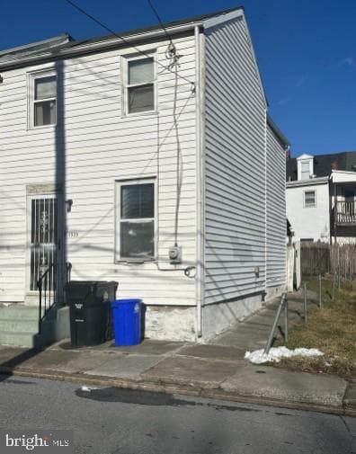 1325 William Street photo 15