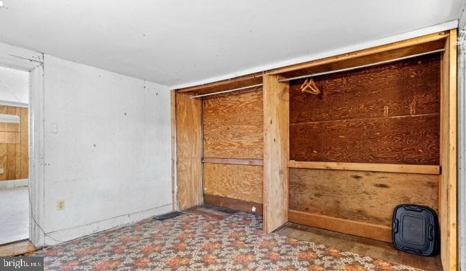 1325 William Street photo 2