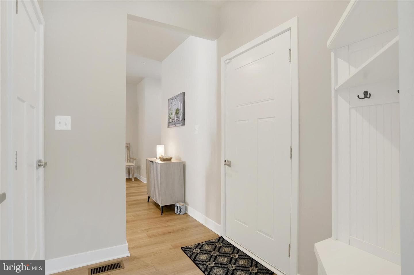 2231 Caroline Lane photo 3