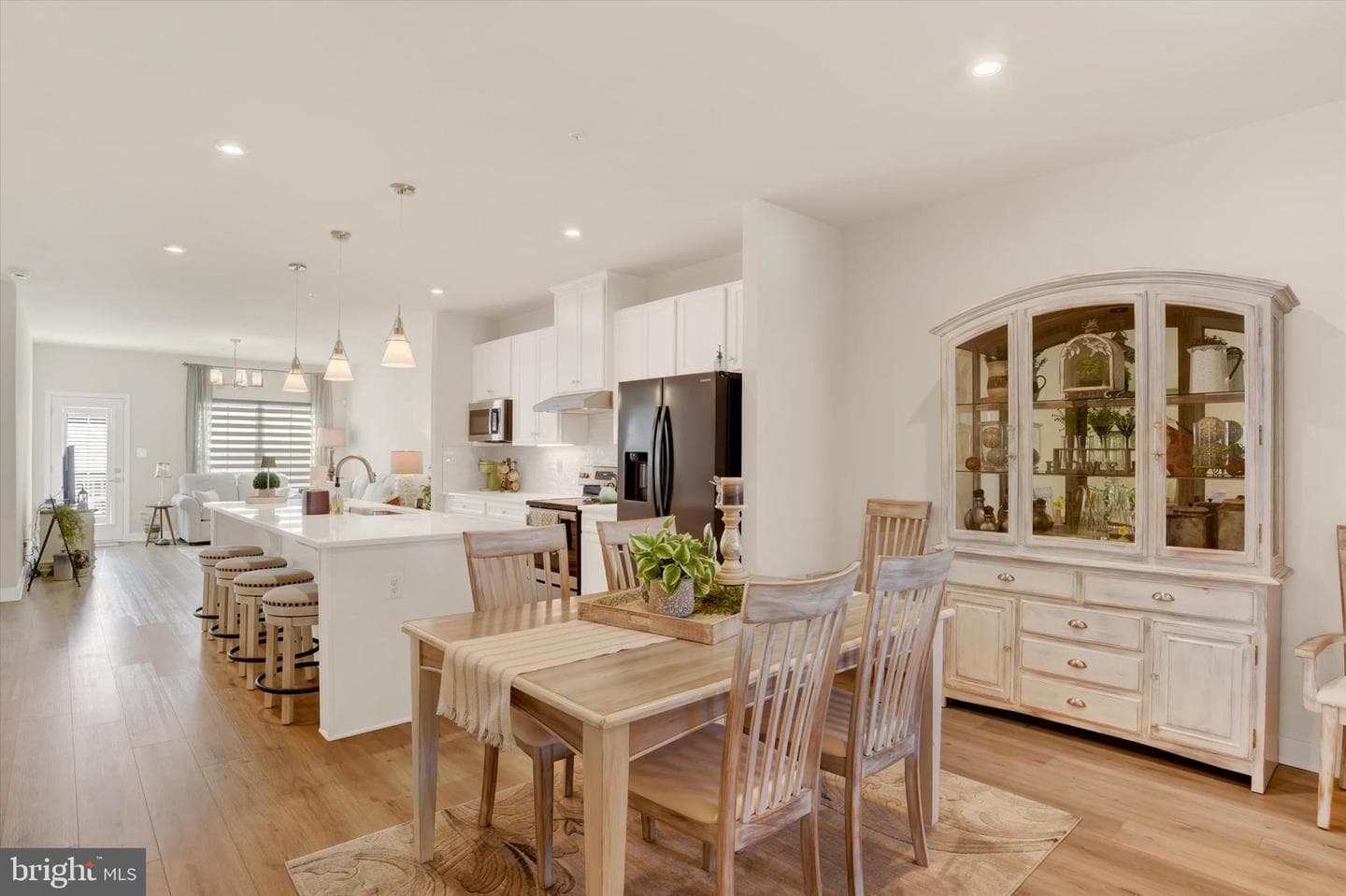 2231 Caroline Lane photo 4