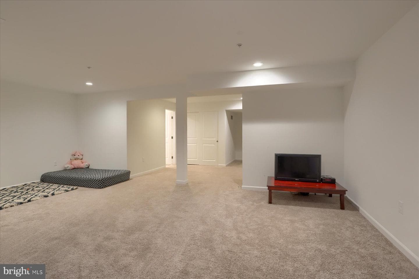 110 Emma Circle photo 29
