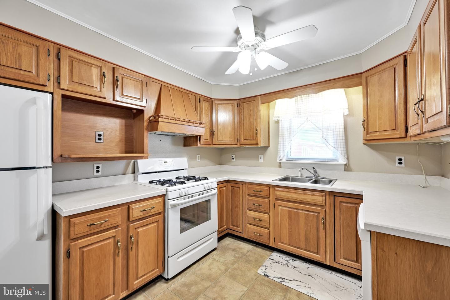 213 Hoffer Street photo 12
