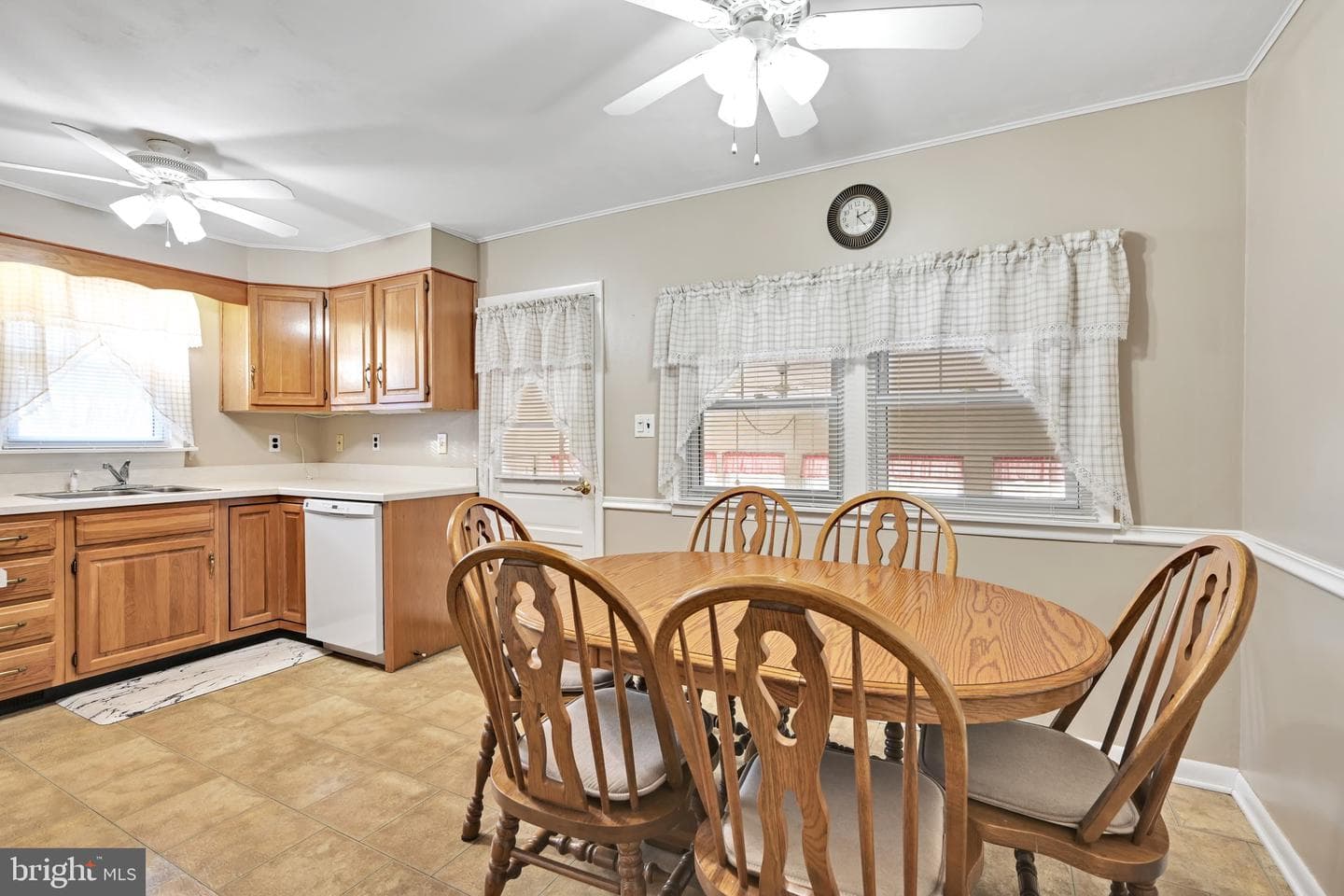 213 Hoffer Street photo 14
