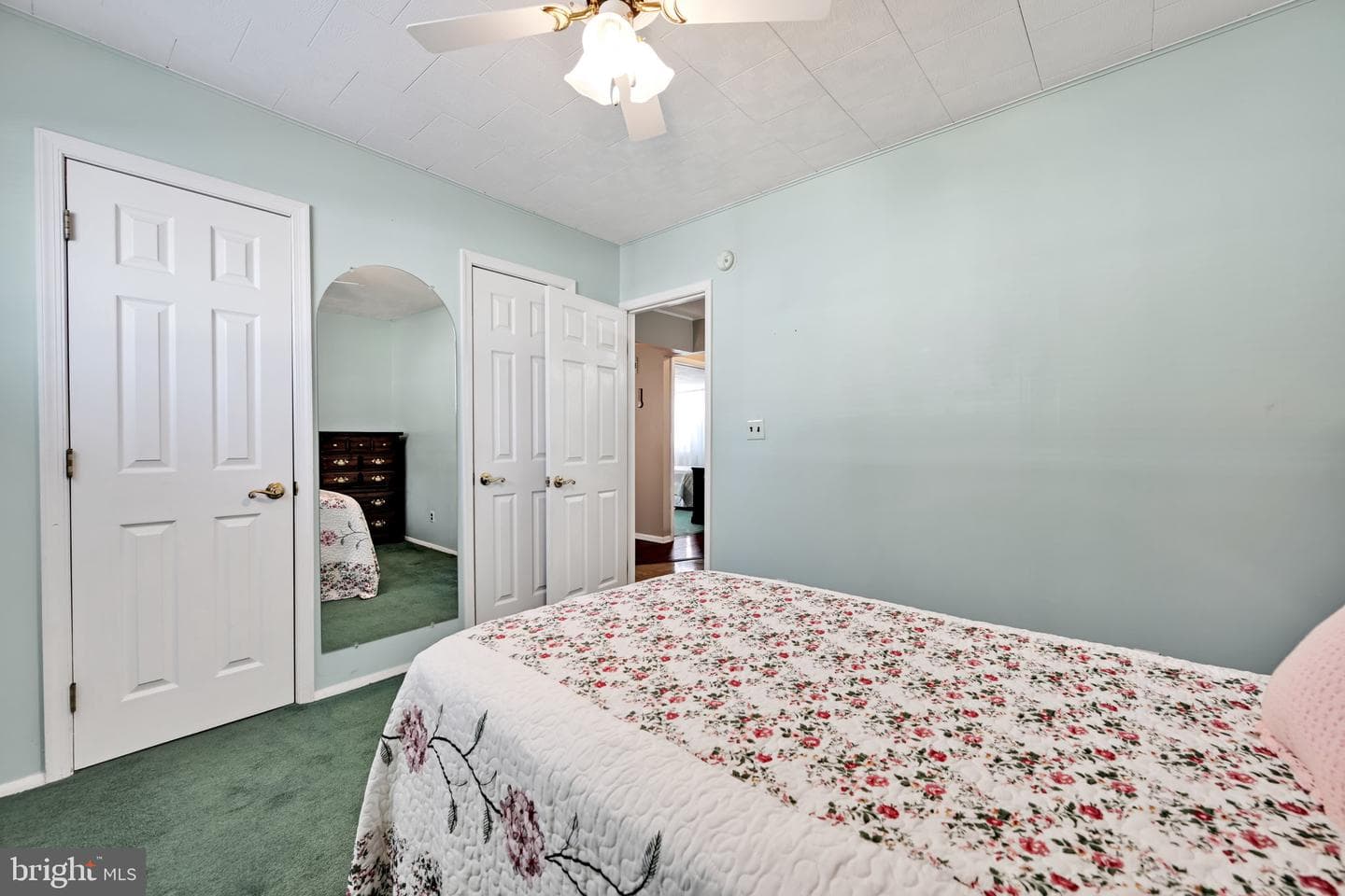 213 Hoffer Street photo 16