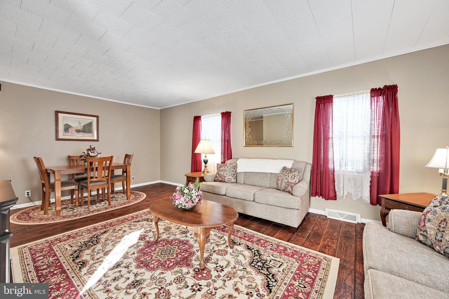 213 Hoffer Street photo 8