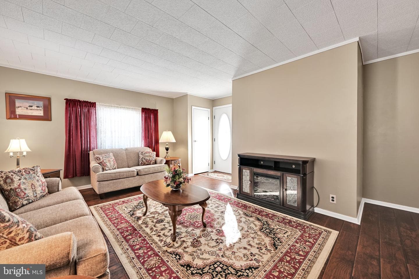 213 Hoffer Street photo 9