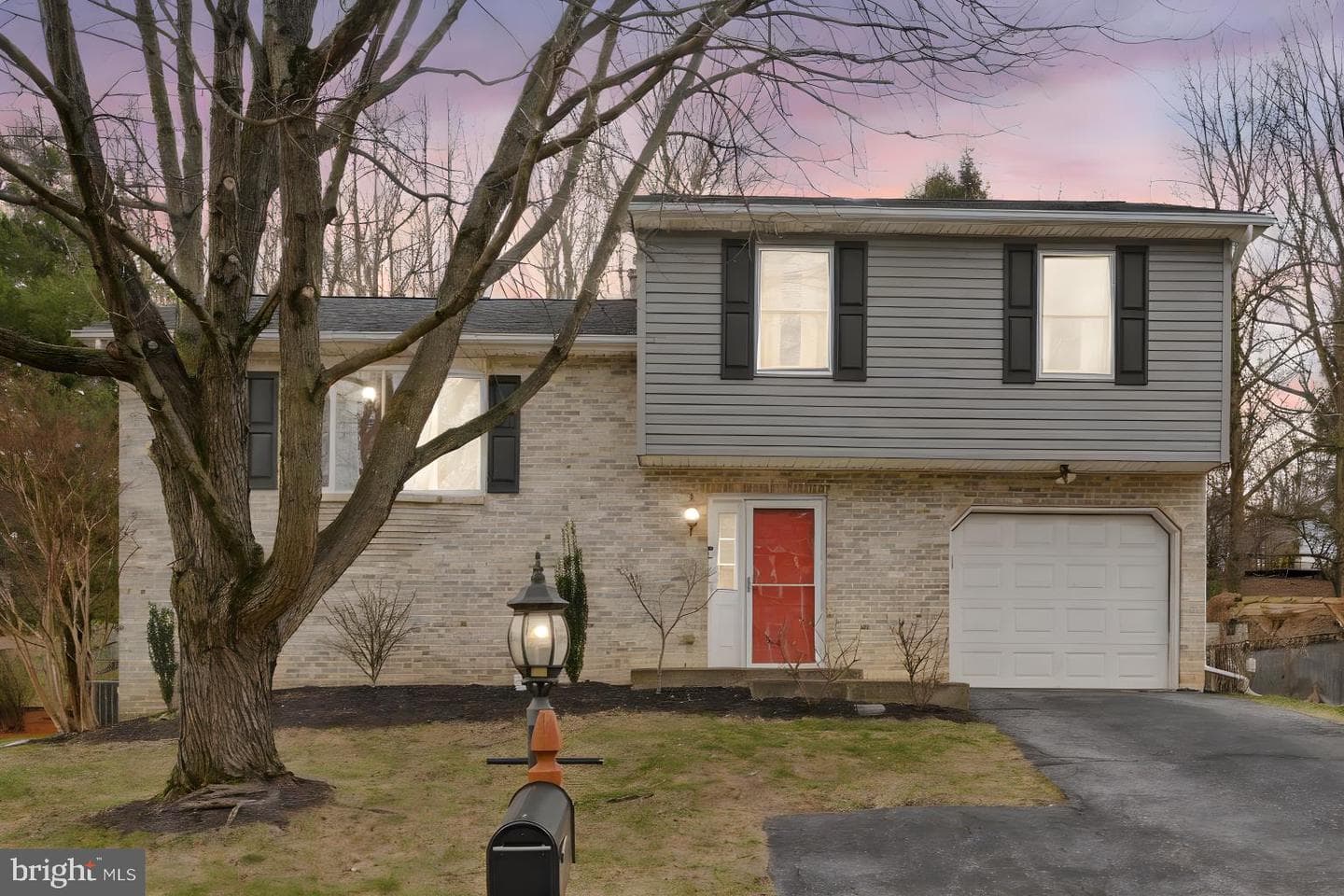 515 Randall Circle photo 2