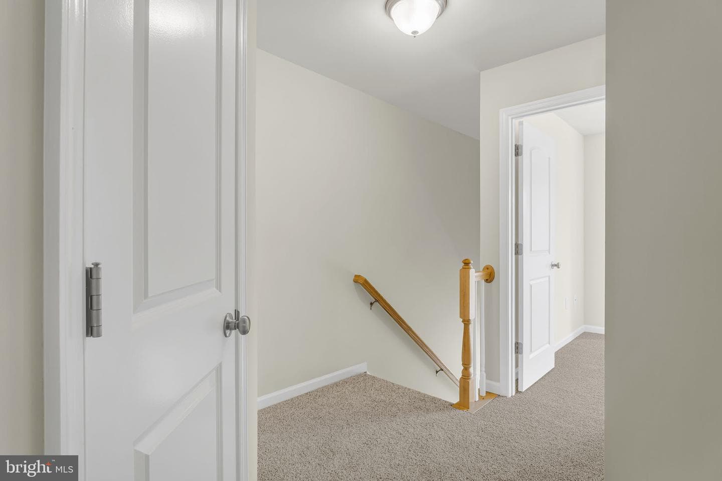 976 Gregs Drive photo 17