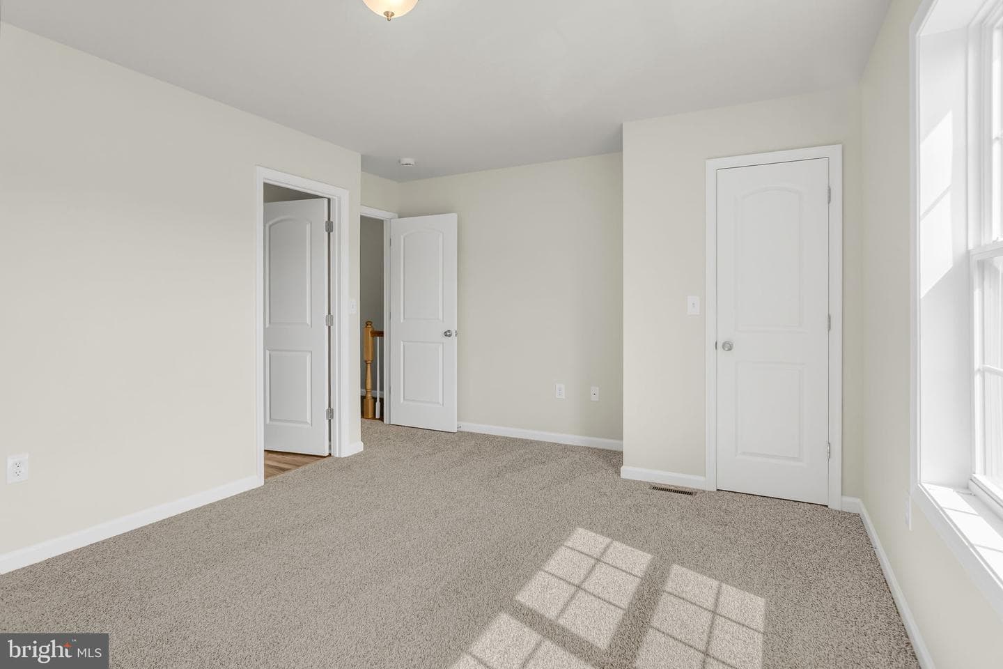976 Gregs Drive photo 18