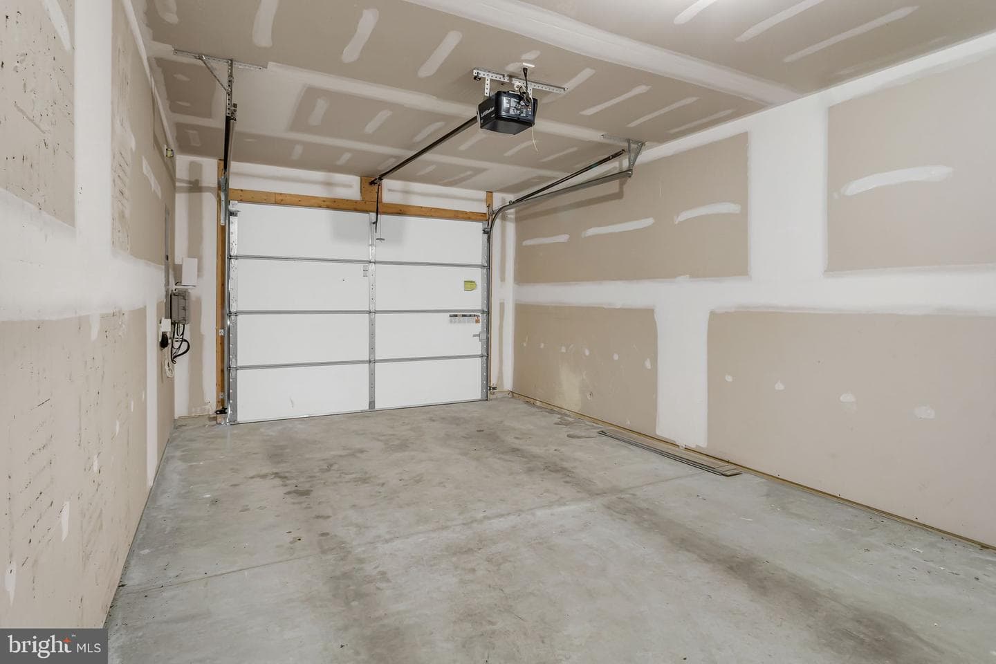976 Gregs Drive photo 24