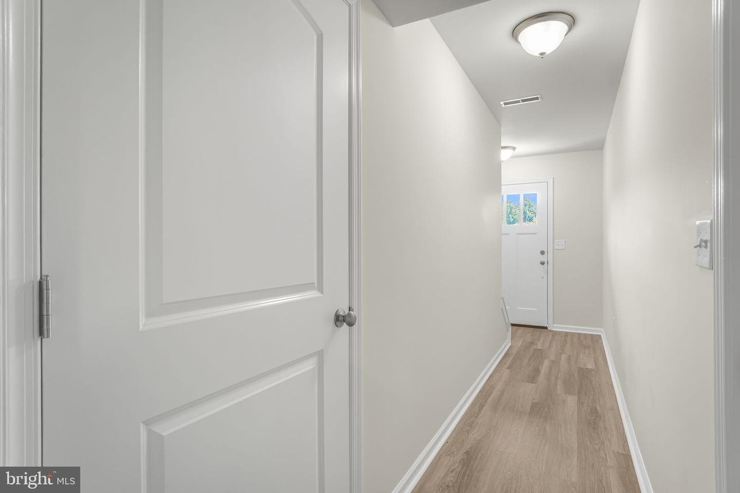 976 Gregs Drive photo 3