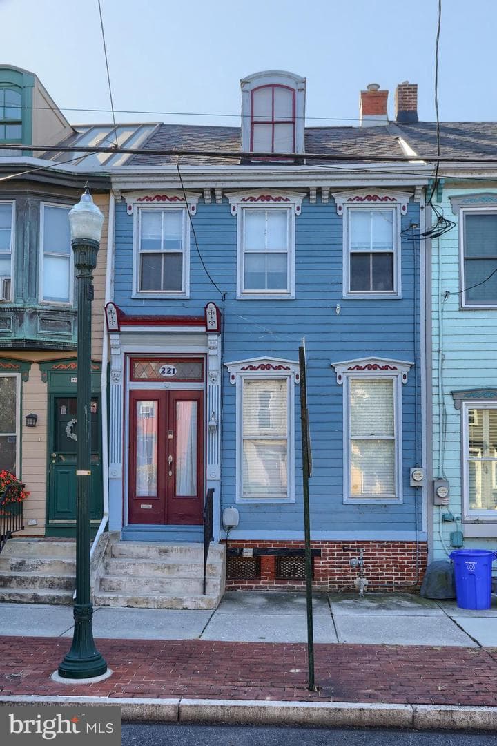 221 Verbeke Street, Harrisburg