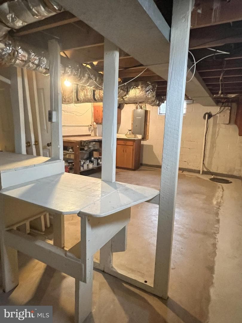 205 Linn Street photo 31
