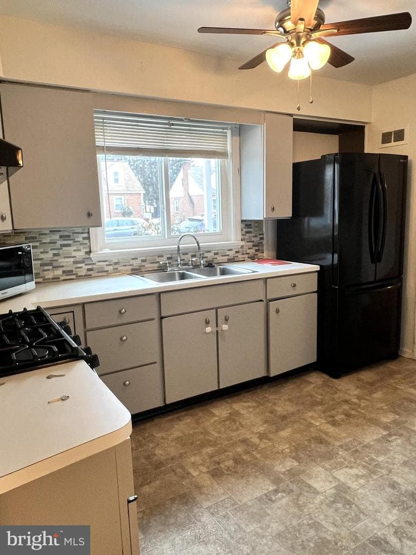 205 Linn Street photo 8
