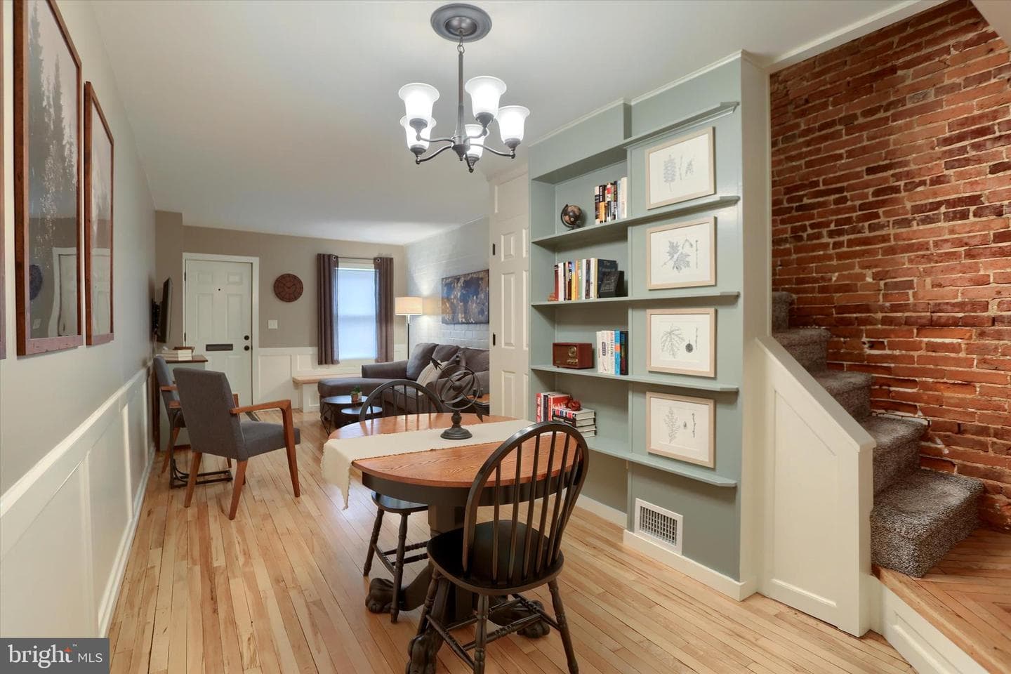 924 Grand Street photo 6