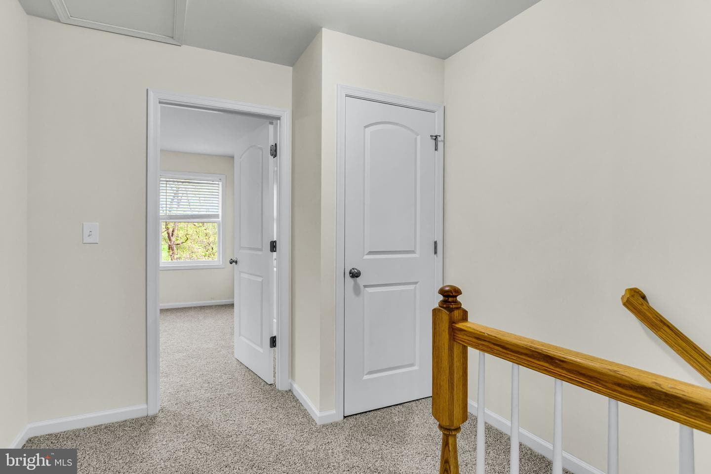 869 Gregs Drive photo 12