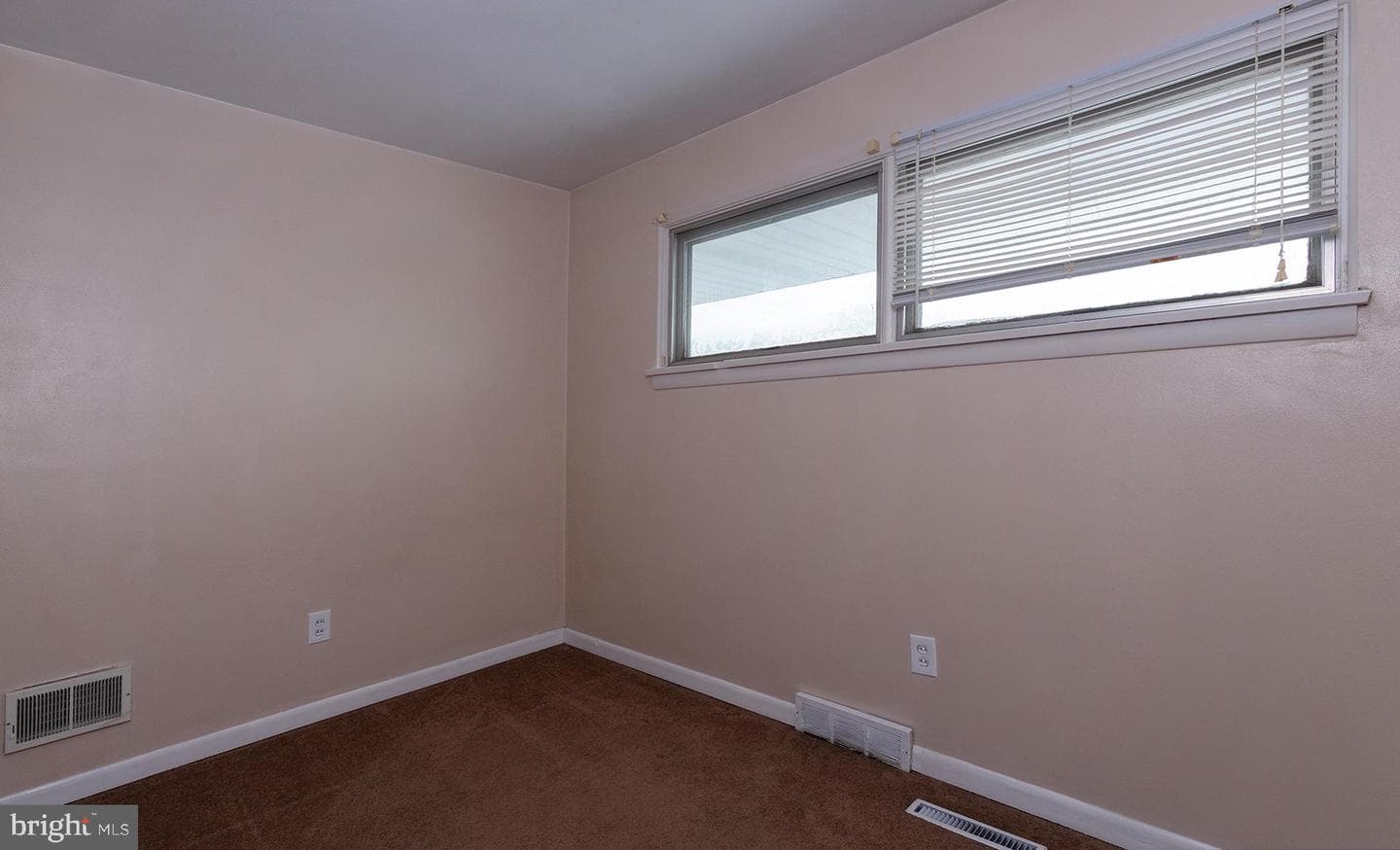 236 W Granada Avenue photo 17