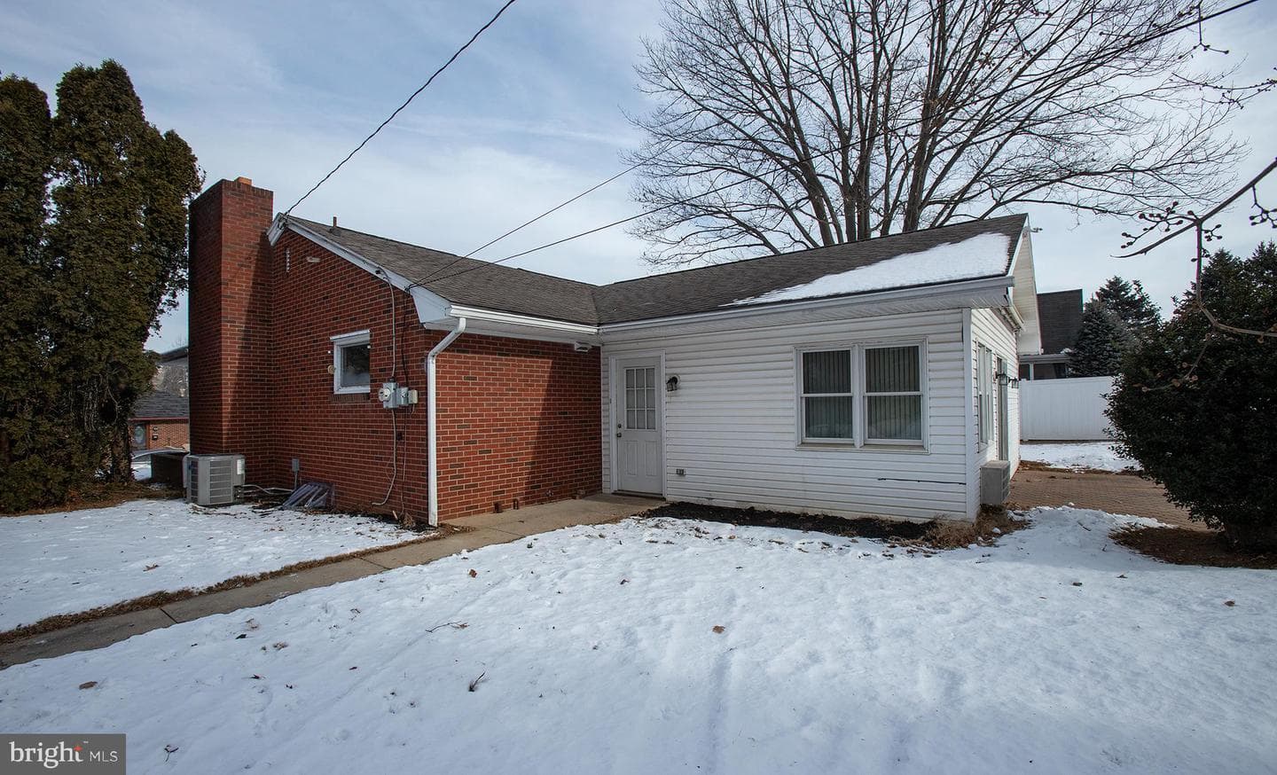 236 W Granada Avenue photo 27