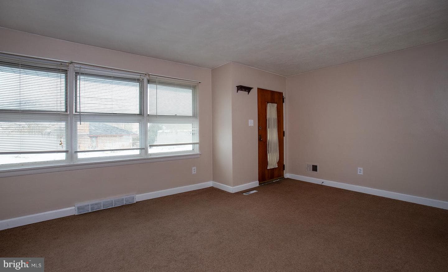 236 W Granada Avenue photo 3