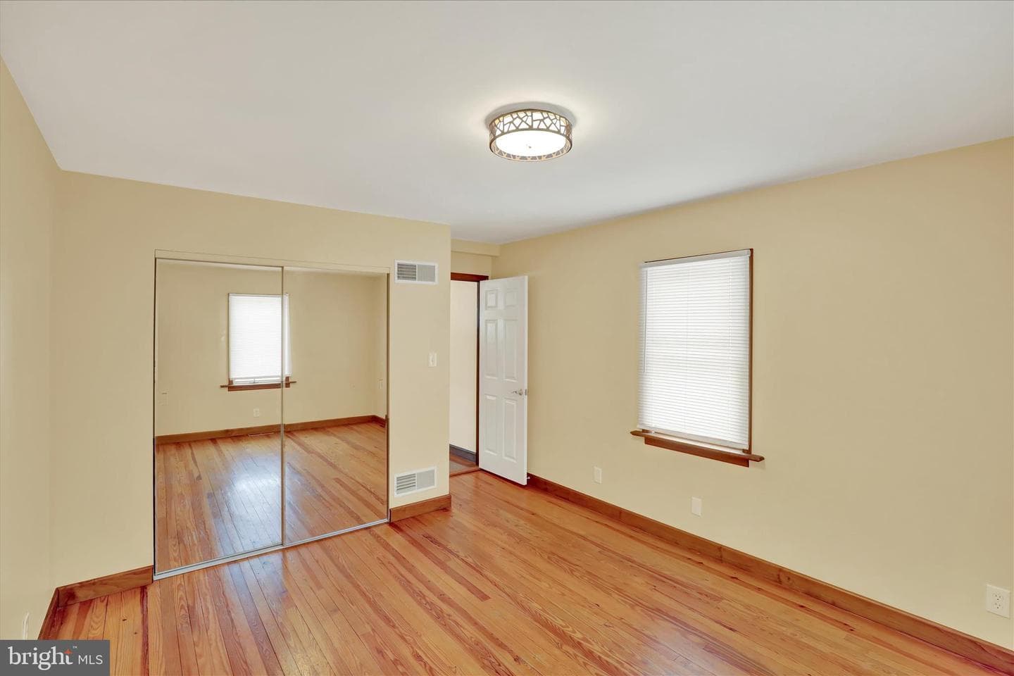 1239 S Meadow Lane photo 18