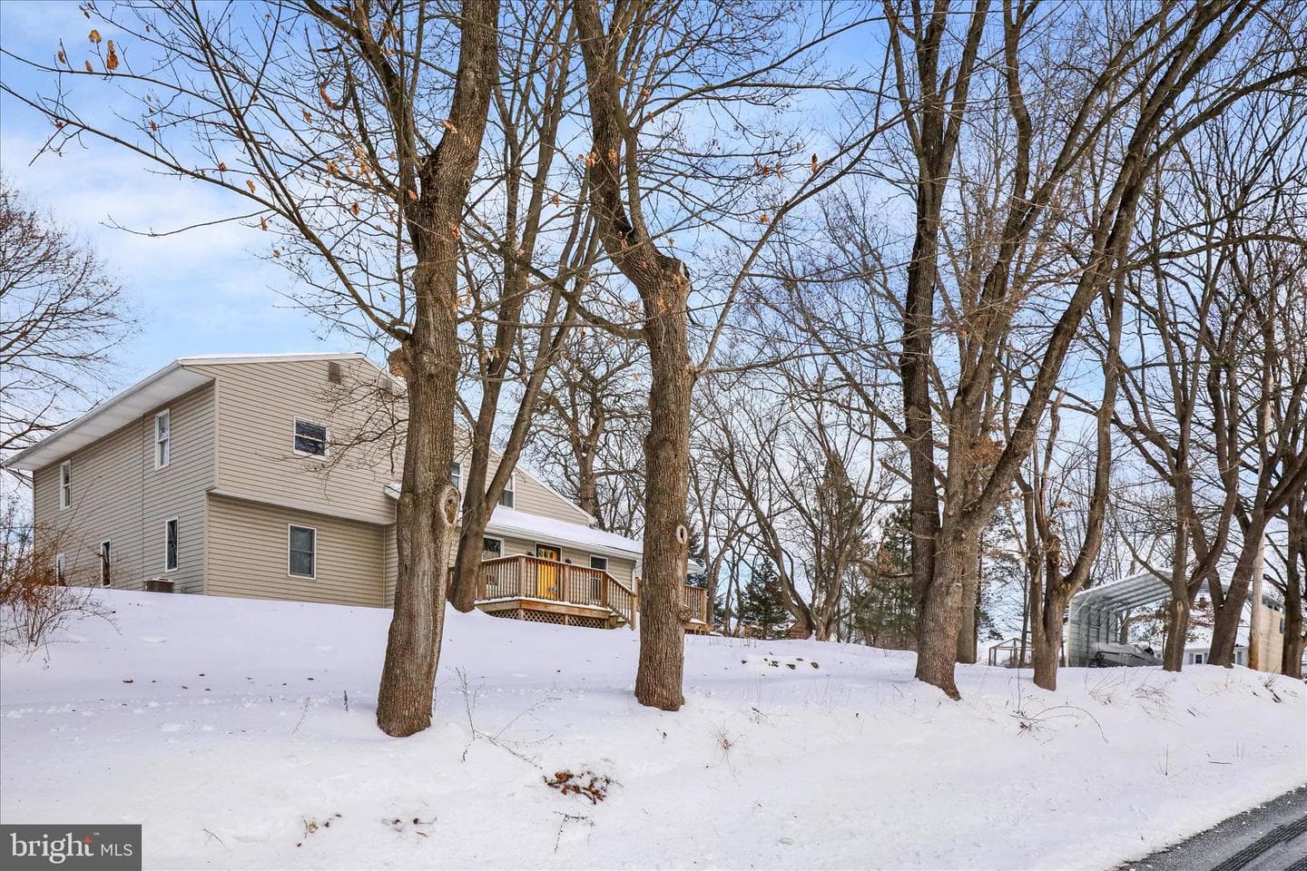 1239 S Meadow Lane photo 5