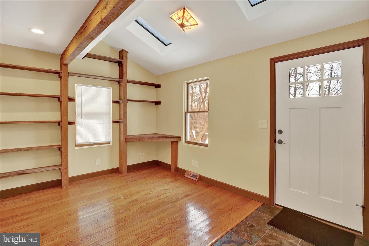 1239 S Meadow Lane photo 8