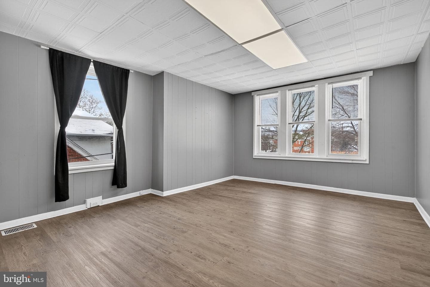 409 Emerald Street photo 14