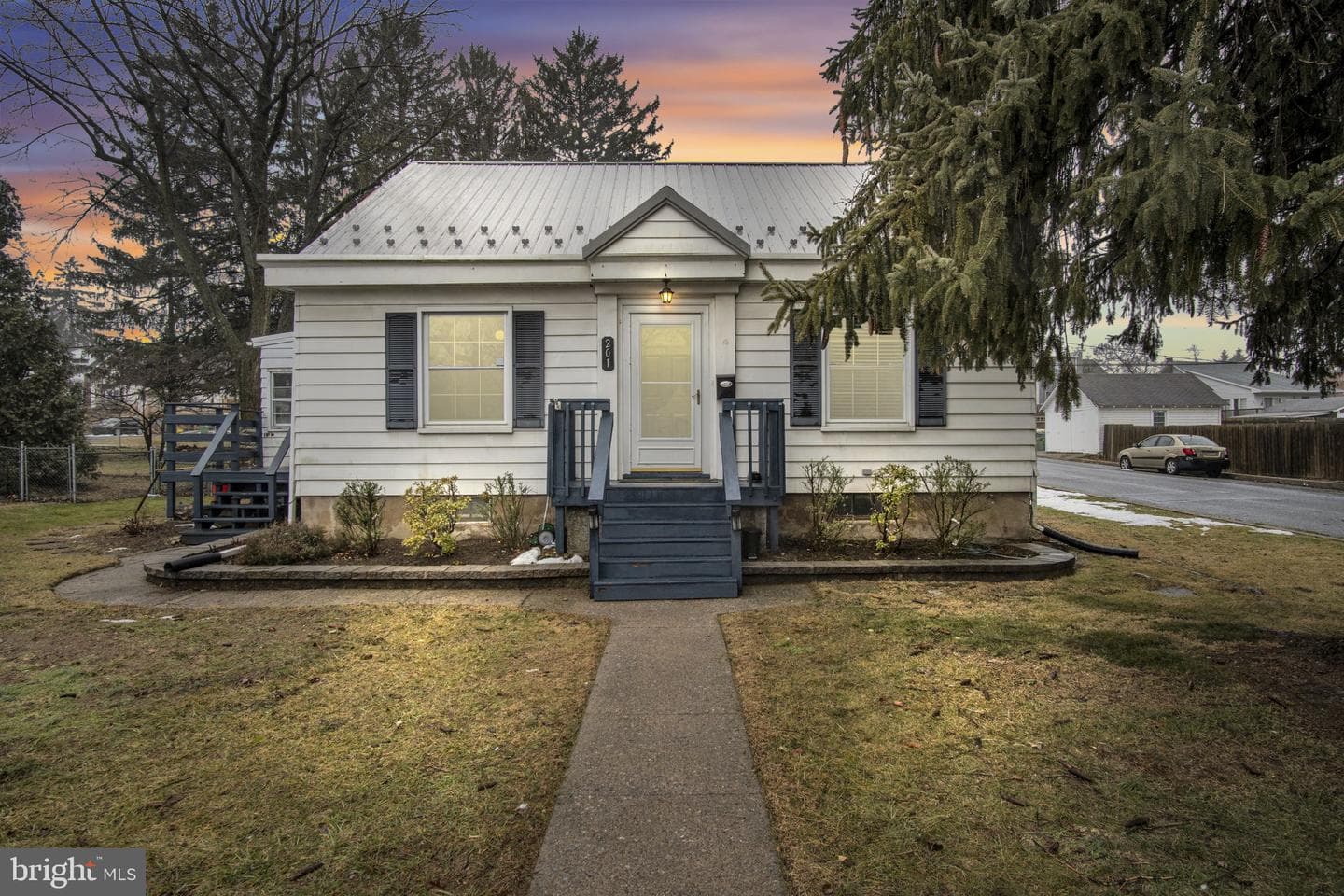 201 Fox Street photo 1