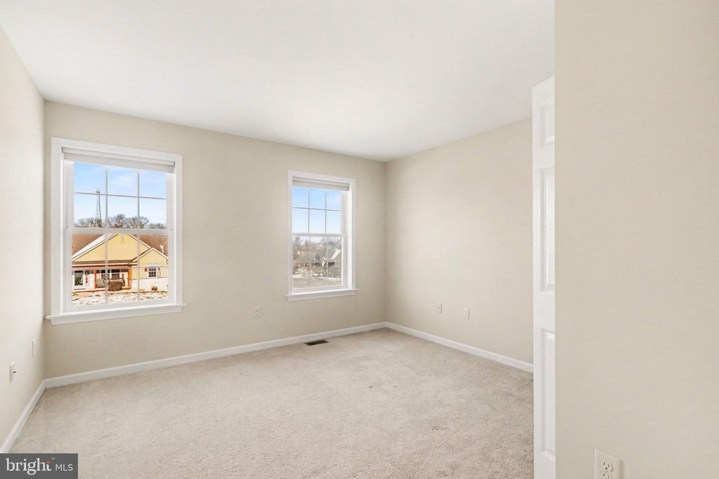 771 Hoffman Drive photo 20