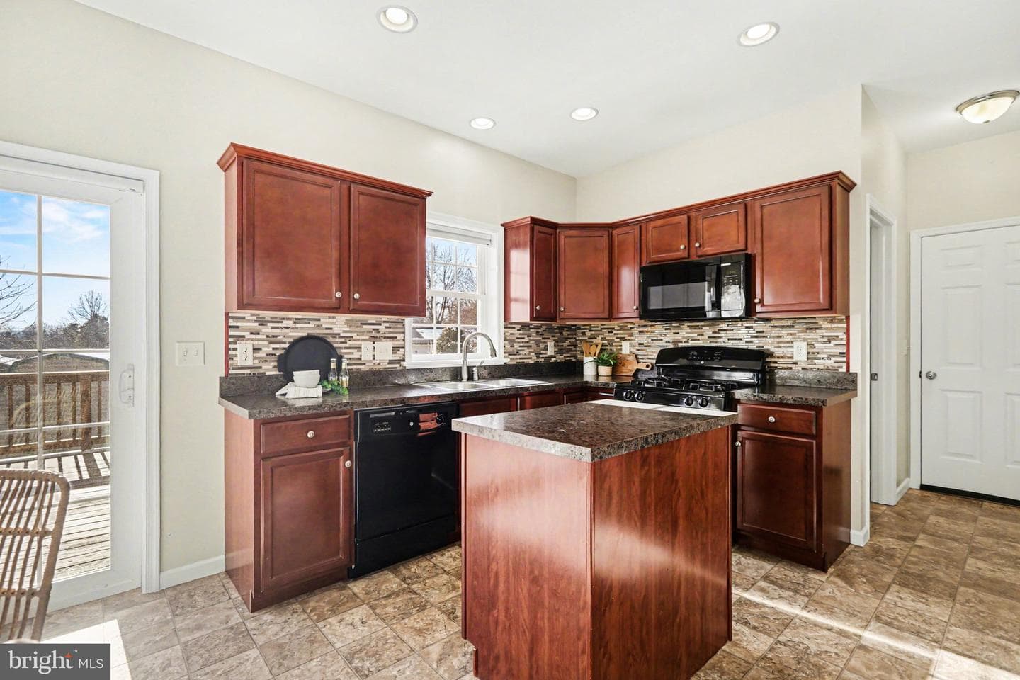 771 Hoffman Drive photo 8