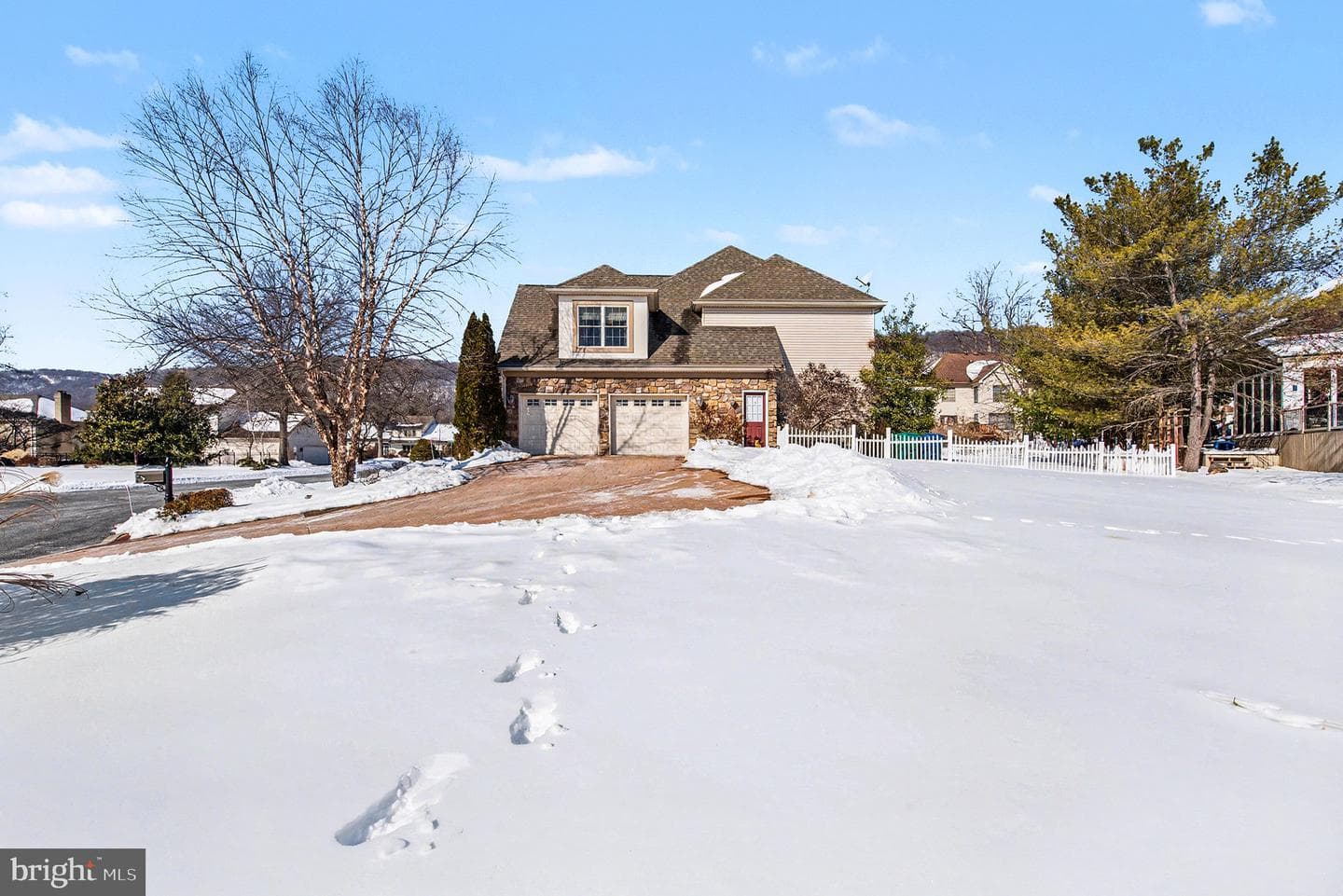 2452 Mercedes Court photo 34