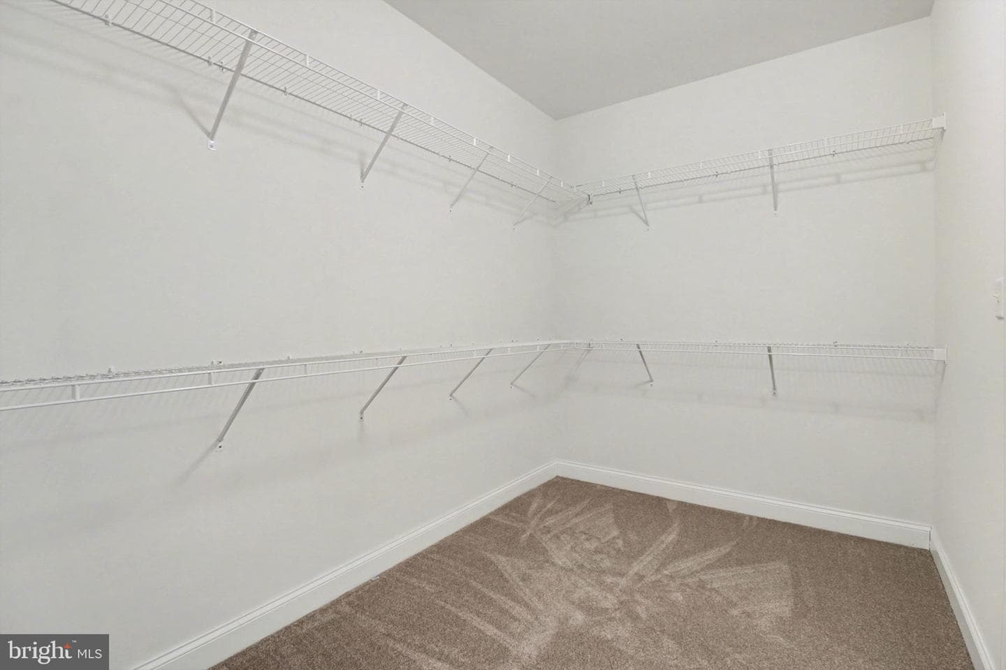 4305 Stoneleigh Court photo 14