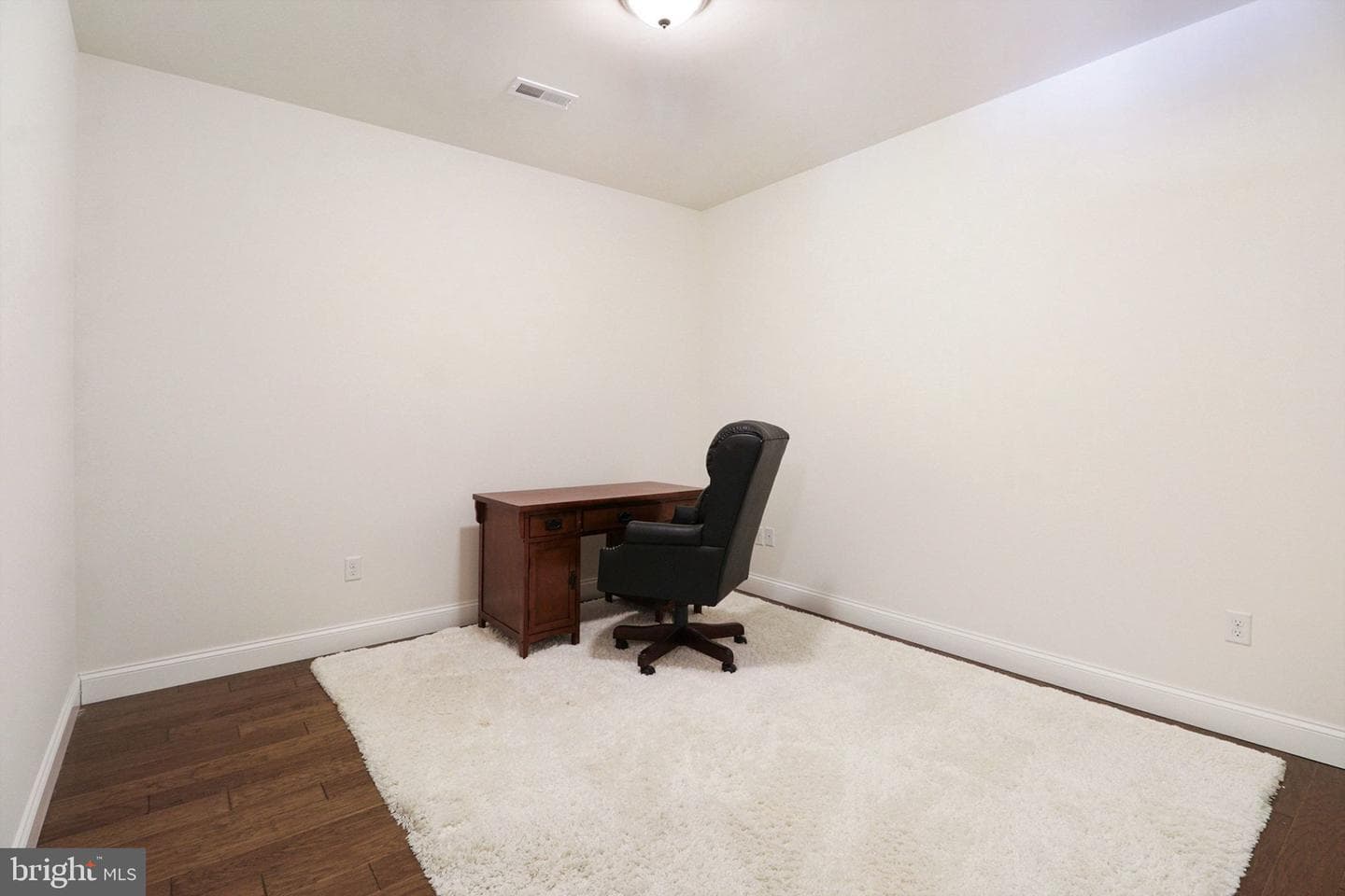 4305 Stoneleigh Court photo 17