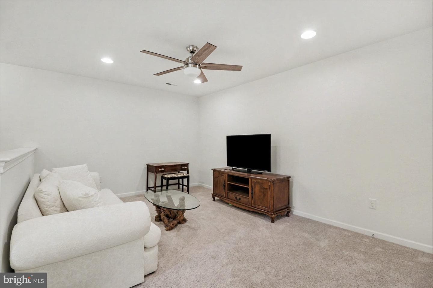 4305 Stoneleigh Court photo 21