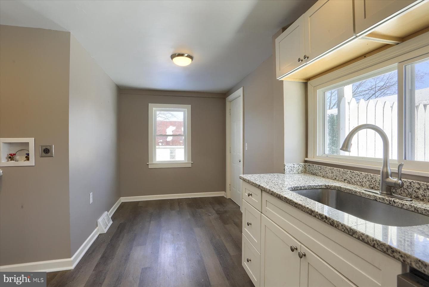 801 N Mountain Road photo 10