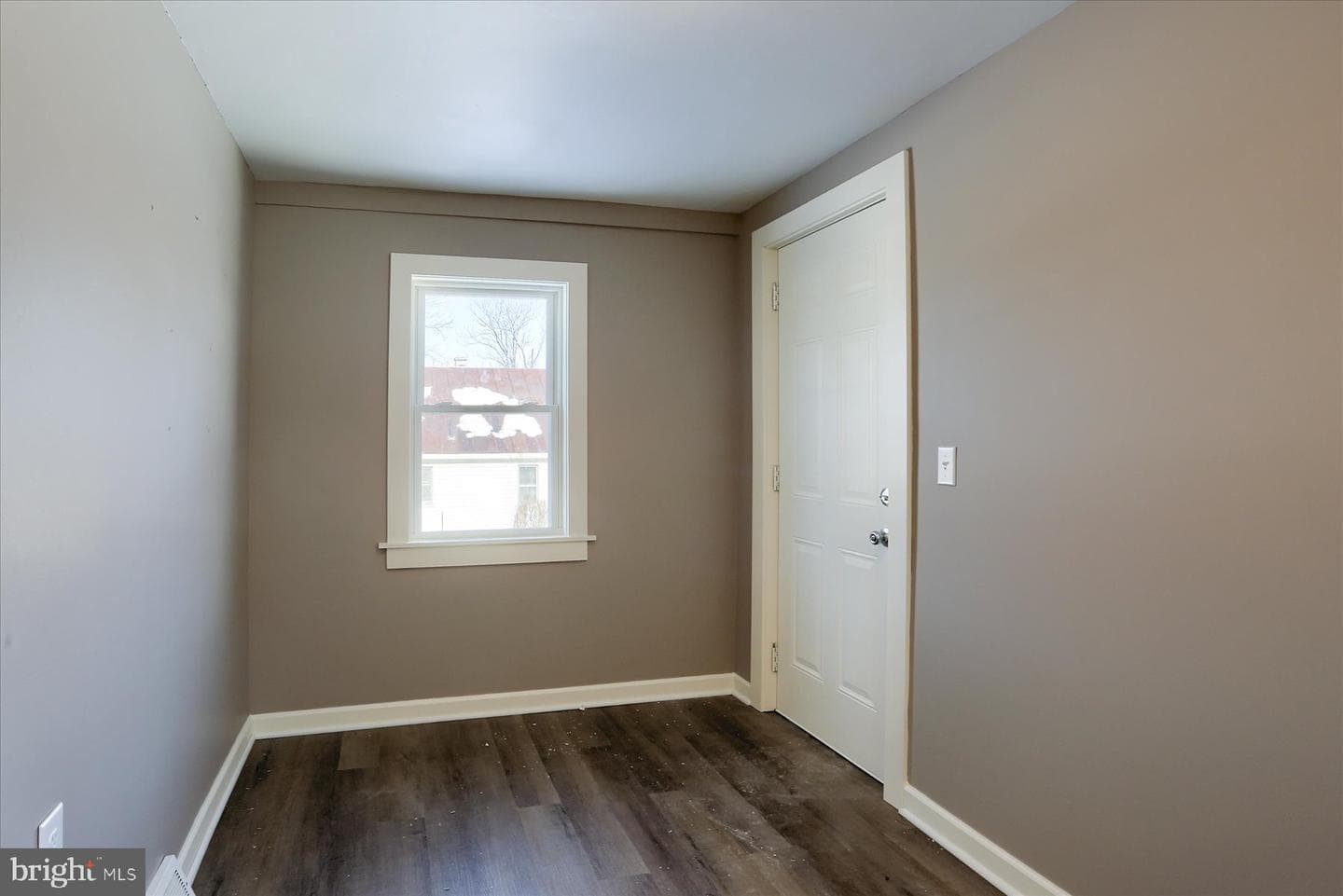 801 N Mountain Road photo 11
