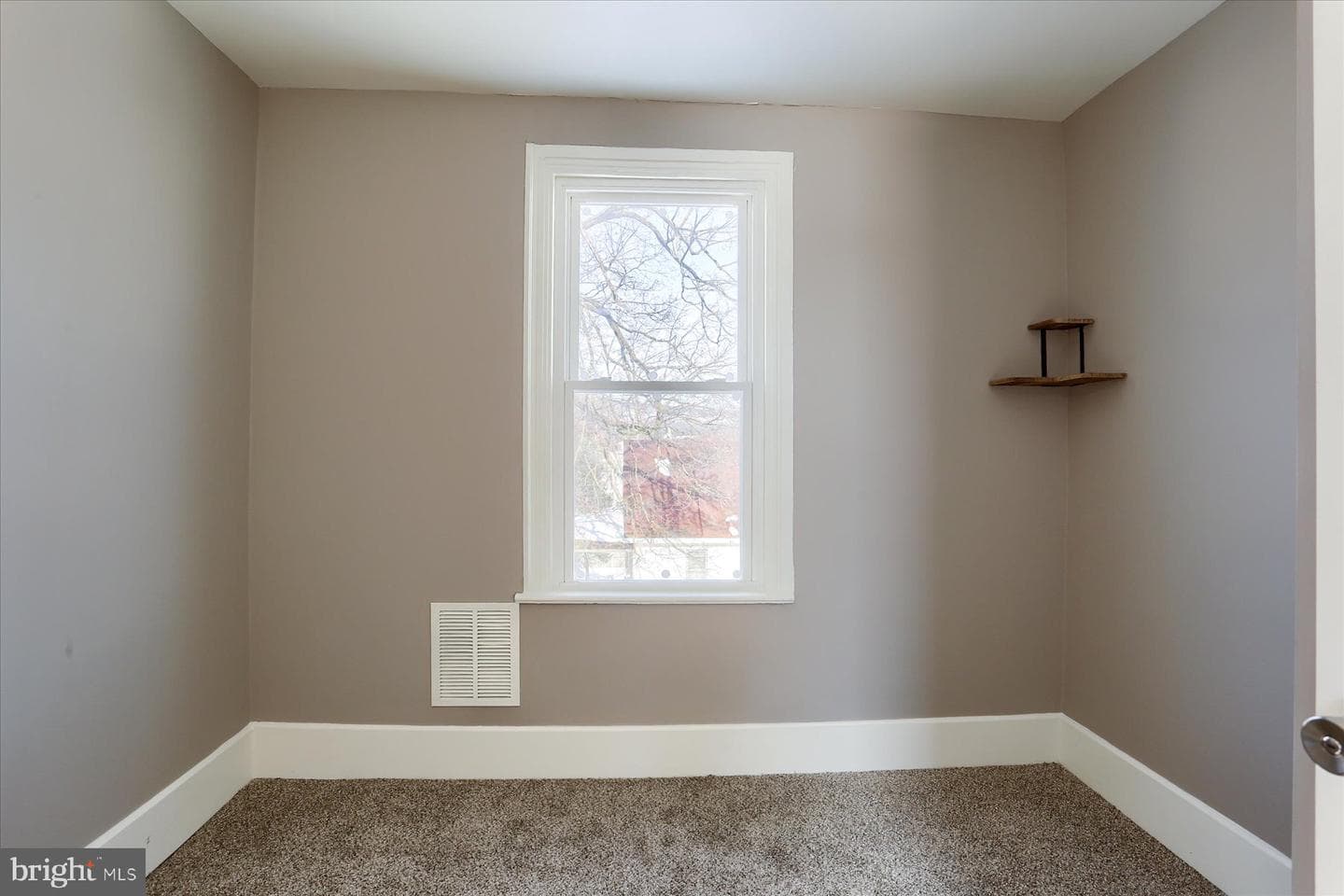 801 N Mountain Road photo 19
