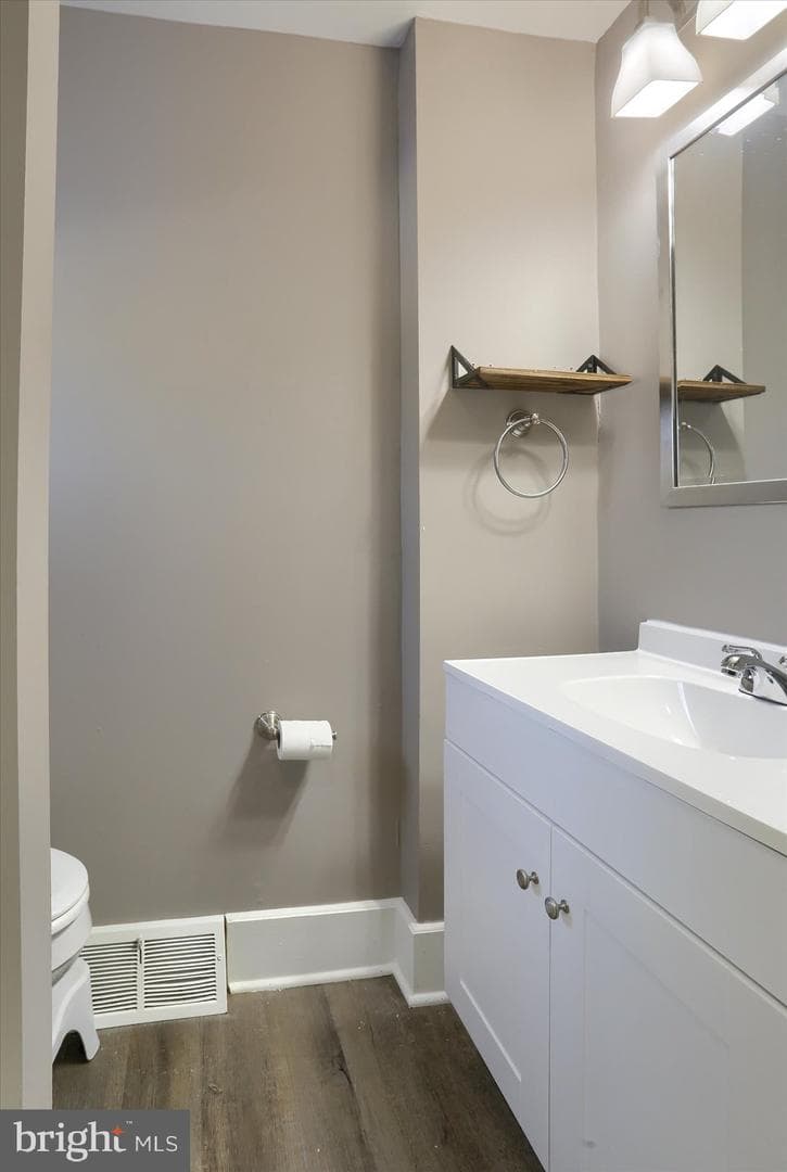 801 N Mountain Road photo 25