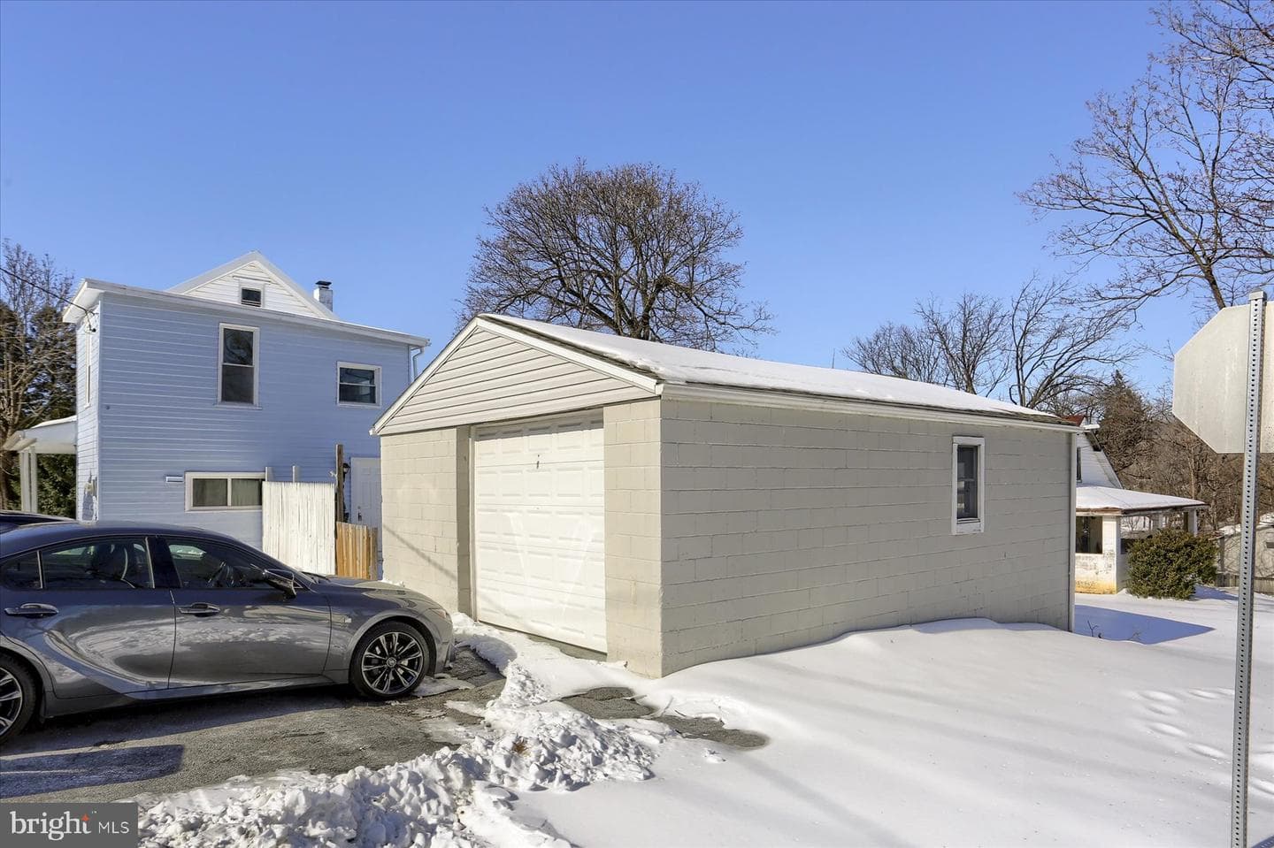 801 N Mountain Road photo 29