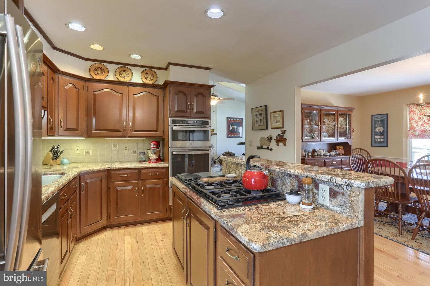 905 Ebenezer Road photo 12