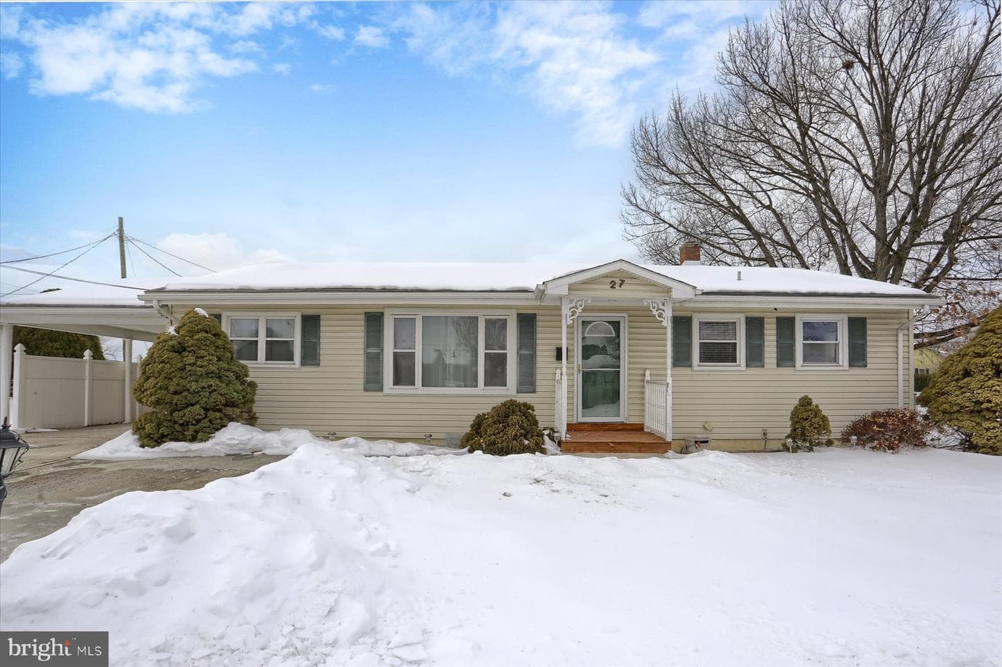 27 Nissley Drive photo 1